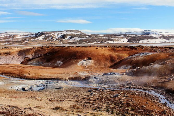 Reykjanes Geopark Small-Group Tour with Airport Transfer - Stop 2: Grænavatn’s Crater Water That Looks Like Teal Paint