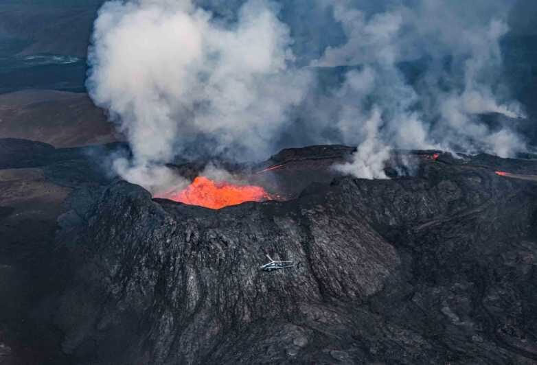 Reykjavik: 45-Minute Volcano Sightseeing Helicopter Tour - The Main Event: Sundhnúkahraun (March 2024) From Above
