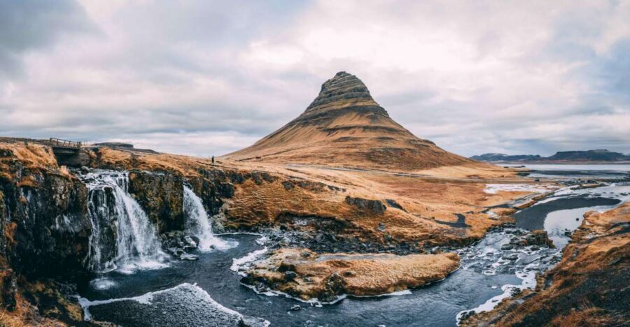 Reykjavik: 8-Day Small Group Circle of Iceland Tour - Day 4: East Fjords wildlife chasing and Lake Lagarfljót stories