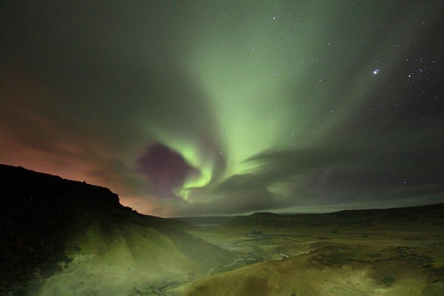 Reykjavik: Golden Circle & Northern Lights 4x4 Tour - Gullfoss Waterfall: Golden Falls mist and the art of timing your photos