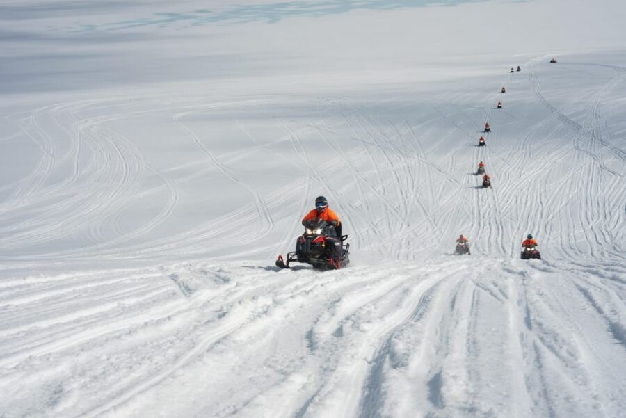Reykjavik: Golden Circle Super Jeep Tour with Snowmobiling - Þingvellir National Park: geology and history in one stop