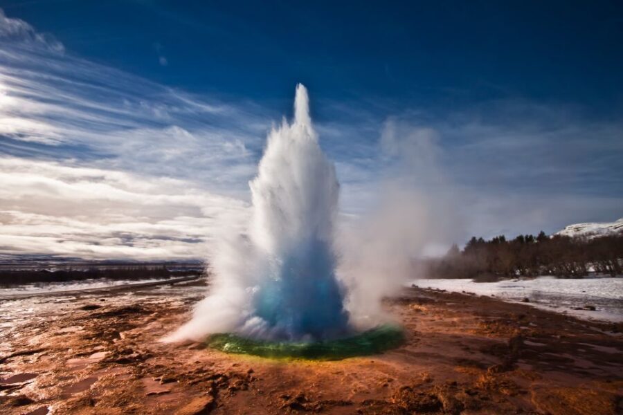 Reykjavík: Golden Circle Tour & Perlan Museum Tour - Pacing, guides, and why safety matters on long Iceland days