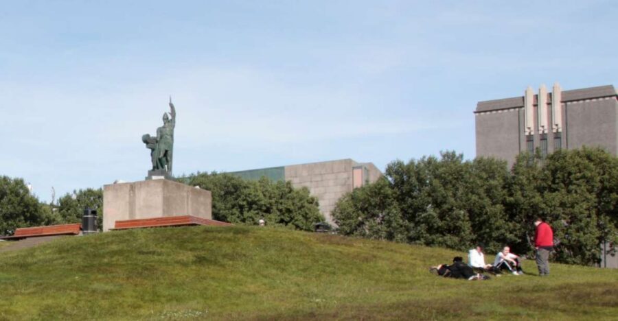 Reykjavik: Guided City Walking Tour - Downtown Orientation: National Theatre, Lýðveldisgarðurinn, and the Old Center
