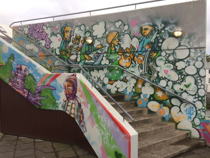 Reykjavik: Guided City Walking Tour - Tjörnin (Lake Tjornin) Break: snacks, schnapps, and waterfowl moments