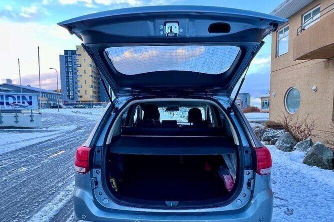 Reykjavik Iceland : Private transfer From / To KEF airport - Meeting at KEF: Sign, Friendly Guidance, and Luggage Help