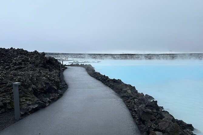 Reykjavík/Keflavík–Blue Lagoon, Silica & Retreat Transfer - Luggage space: will your bags fit without a headache?