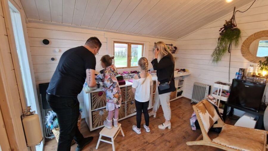 Reykjavik: Make an Icelandic Wool Monster - The setting: garden arrival, beach time, and city views