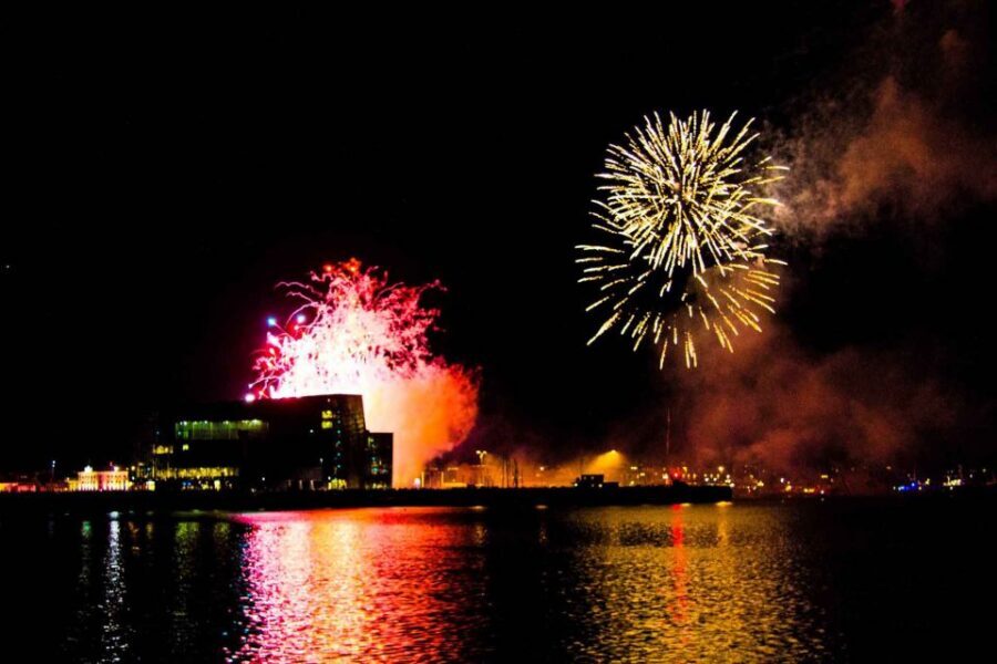 Reykjavik: New Year's Eve Fireworks Cruise - Champagne, warm overalls, and the onboard vibe before midnight