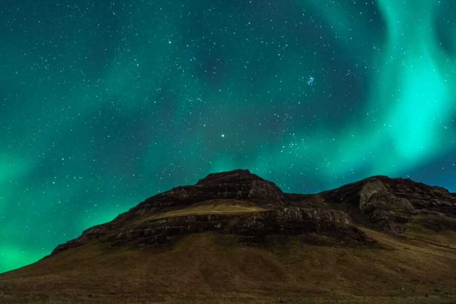 Reykjavik: Northern Lights Group Tour with Photos - Price and Value: Is $121 Fair for a 4-Hour Hunt?