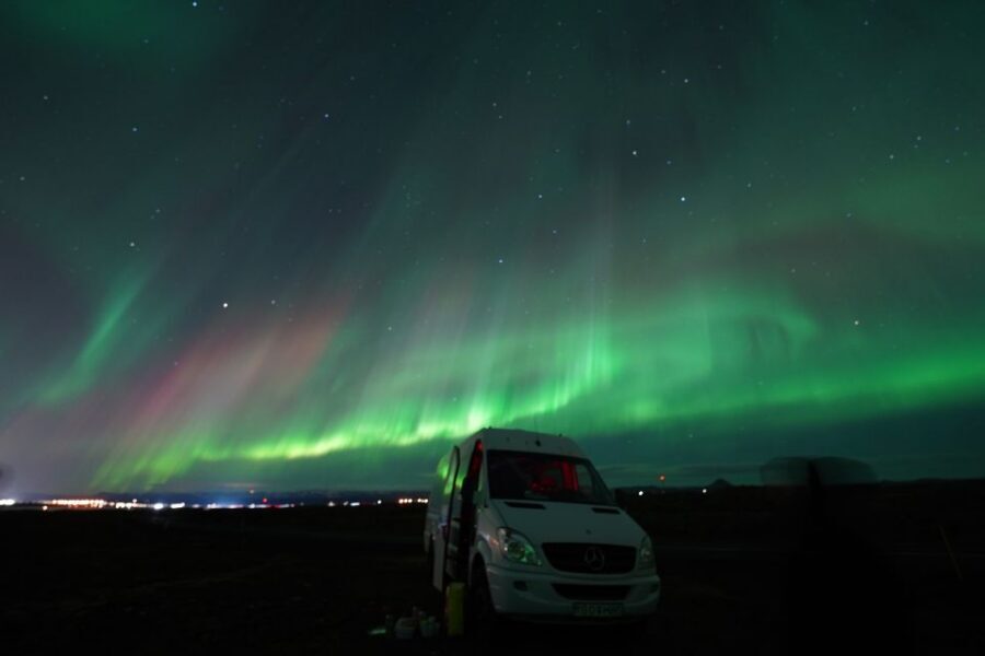 Reykjavik: Premium Northern Lights Tour with Free Photos - What the Guides Actually Do: Meteorology + Flexibility