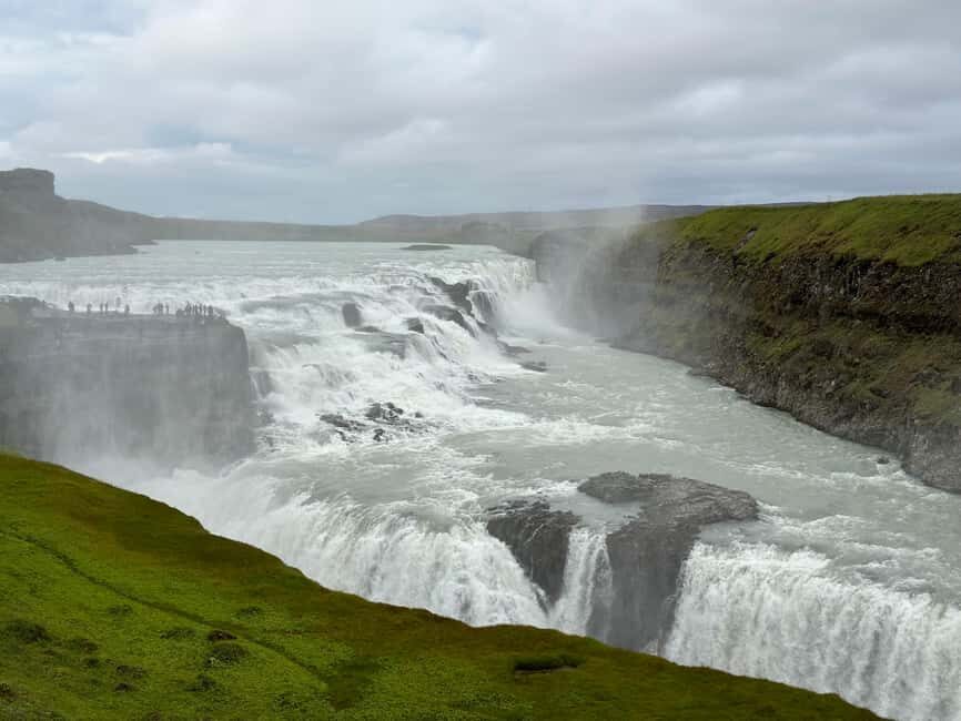 Reykjavik: PRIVATE Golden Circle tour with 5 TOP stops - Brúarfoss and Kerið volcano: the extra stops that prevent a one-note day