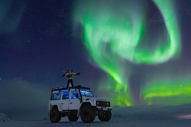 Reykjavik Private Northern Lights Tour with Pro Photographer - Photographer-led aurora photos: the value of doing it right