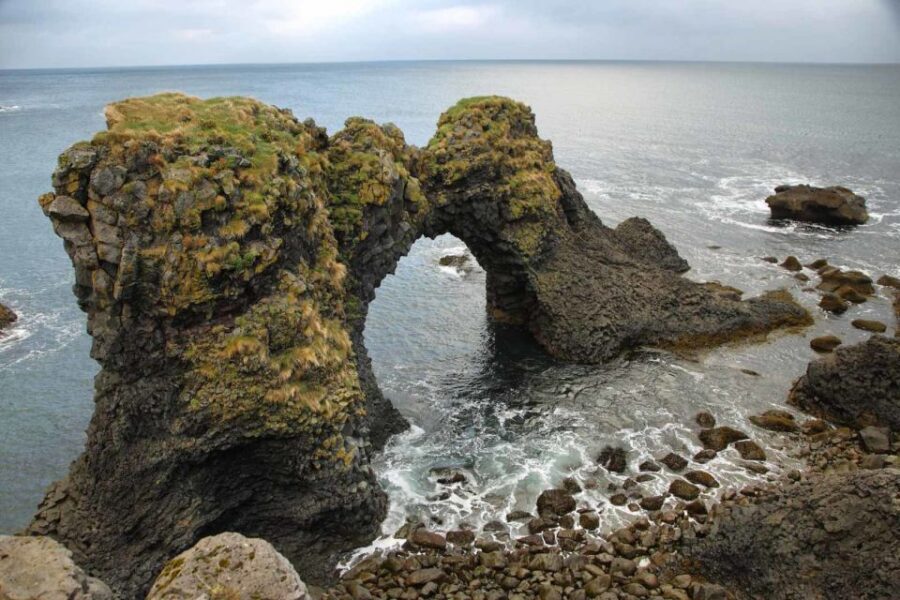 Reykjavik: Private Snaefellsnes and Kirkjufell Jeep Tour - Hidden pull-offs and the wildlife chance that makes the day feel alive