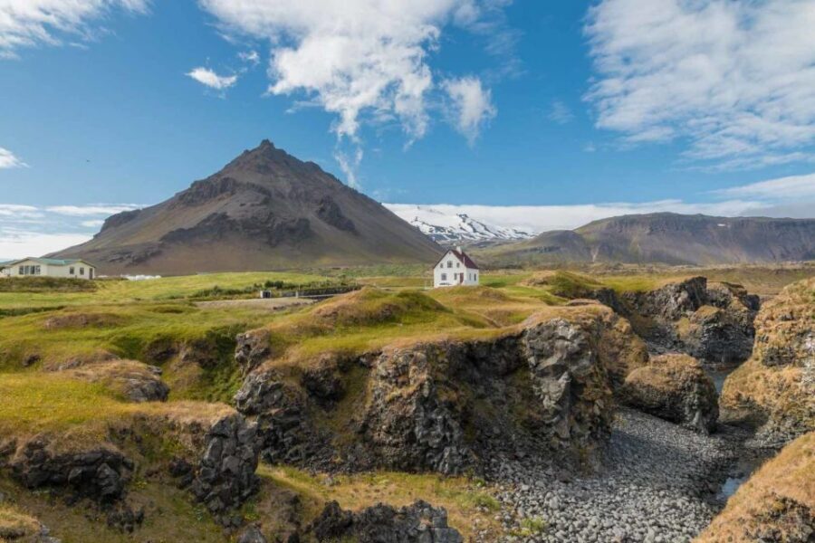 Reykjavik: Private Snaefellsnes and Kirkjufell Jeep Tour - The 12-hour flow: pickup, comfort stops, and real time to look