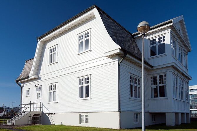Reykjavik Sightseeing Tour - Why the Private Guide Experience Usually Beats DIY