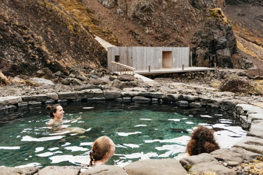 Reykjavik: Silver Circle Tour, Canyon Ride, & Thermal Baths - Deildartunguhver and Borgarnes gateway: heat power you can smell