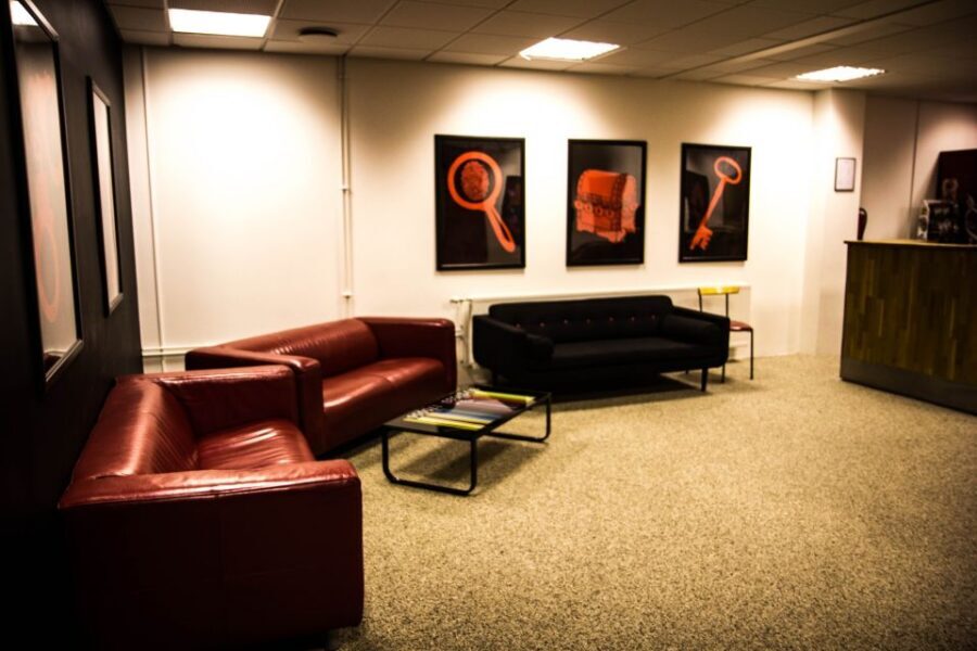 Reykjavik: The Bank Heist Escape Room Experience - Avoiding suspicion: the game’s built-in pace lesson