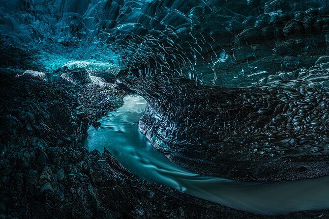 Sapphire Ice Cave Tour from Jökulsárlón - Extra Small Group - The crystal-blue ice cave moment: what to focus on