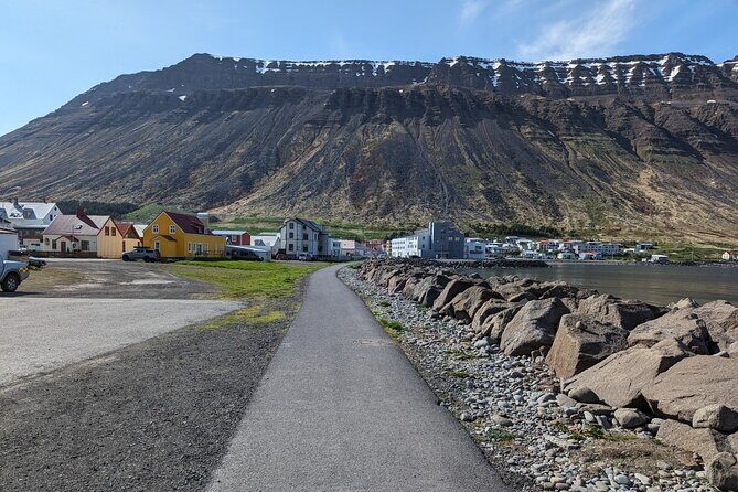 Self-Guided Tour of Ísafjörður: Art, History, and Architecture - Route flow: from Westfjord History Museum to Silfurtorg
