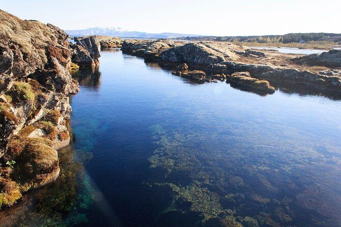 Silfra Drysuit Snorkeling Tour with Free Photos - From Reykjavik - Drysuit setup: how to stay warm and not feel trapped