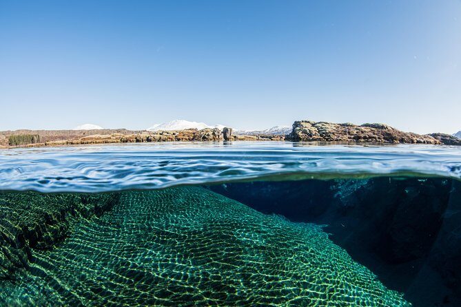Silfra: Snorkeling Between Tectonic Plates - Meet on Location - Guides and group size: the biggest quality lever