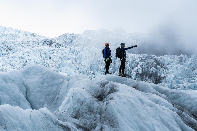 Skaftafell: 4h Small Group Glacier Hike with Guide and Transfer - First taste of Falljökull: how the walk starts