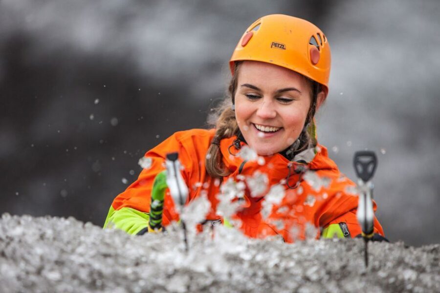 Skaftafell: Glacier Hike and Ice Climbing Guided Experience - From Skaftafell to Falljökull: How the 4.5 Hours Unfolds