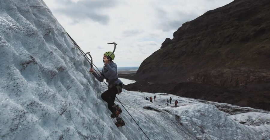 Skaftafell National Park: Falljokull Ice Climb and Hike - Entering Vatnajökull’s world: what your day really feels like