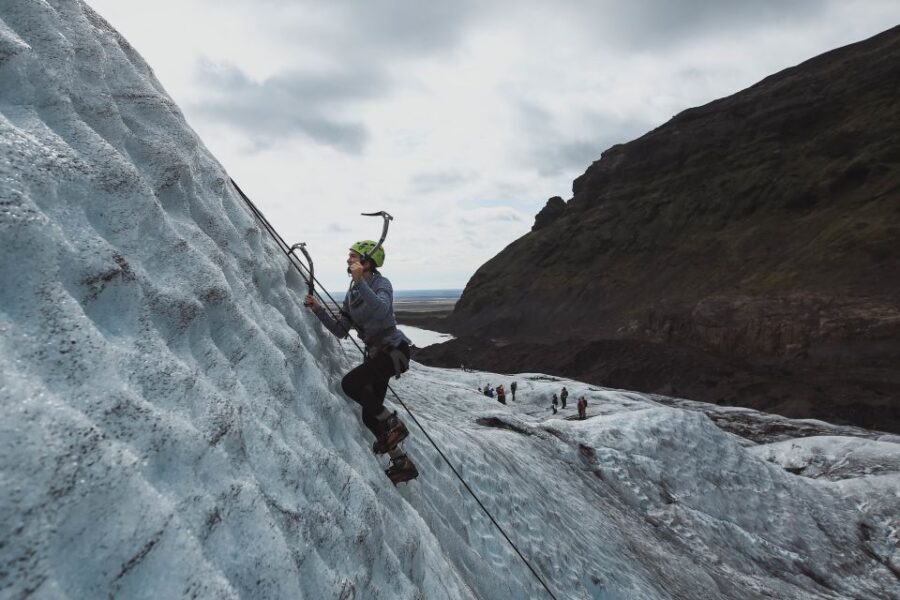 Skaftafell National Park: Falljokull Ice Climb and Hike - From coach ride to ice edge: the flow of your 4 hours