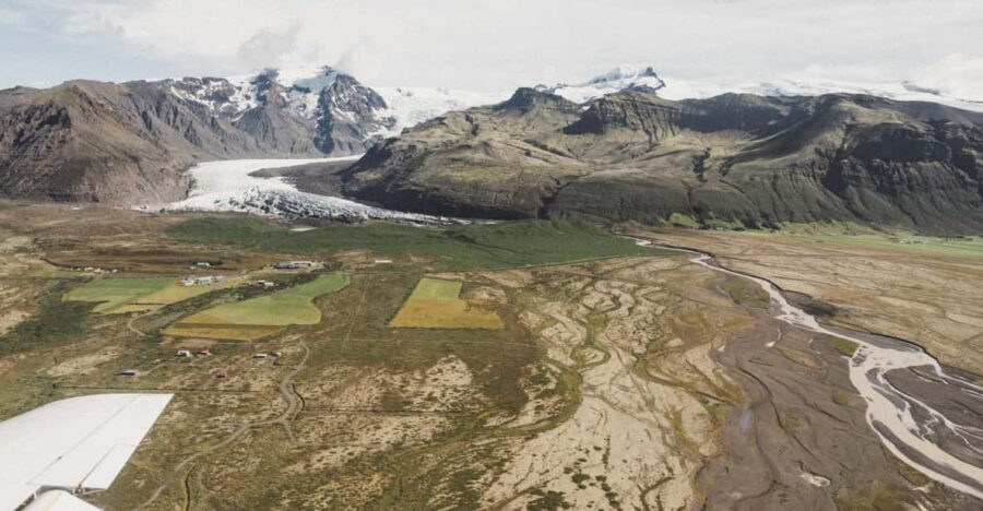 Skaftafell Nature Reserve: Highlights Scenic Airplane Tour - The first views after takeoff: black sand, glacial patterns, and fast orientation