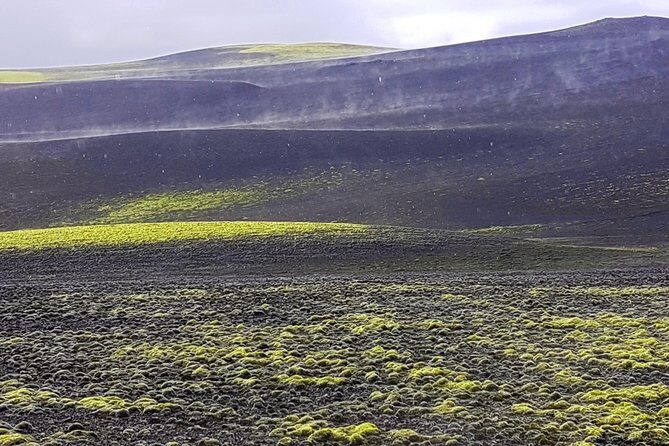Small Group Day Tour to Lakagigar volcano by Super Jeep from Klaustur - Fjaðrárgljúfur Canyon: The Walk Along Higher Ground
