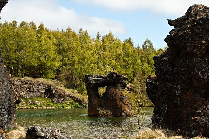 Small-Group Lake Mývatn Tour from Akureyri - Stop 4: Grjotagja Cave and Its Geothermal Hot-Water Story