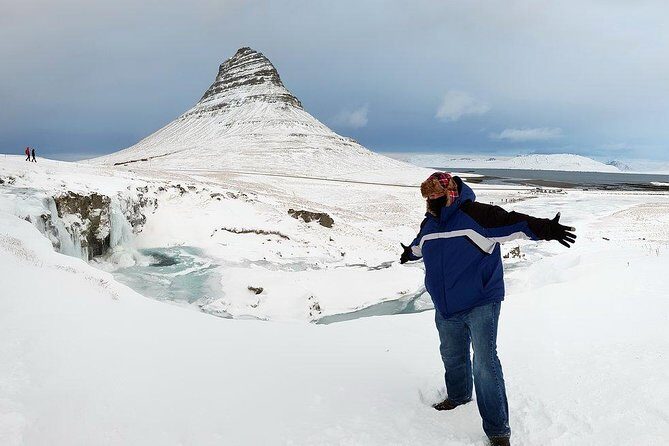 Snaefellsnes Peninsula. Private Day Tour from Reykjavik - Stop 5: Djupalonssandur beach, lava field walk, and the Grimsby Epine remains