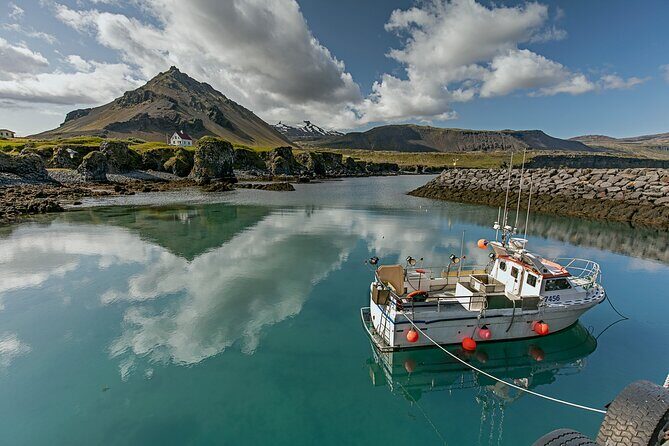 Snaefellsnes Peninsula Tour from Grundarfjordur Port - Djúpalónssandur Black Sand Beach: Volcanic Terrain and Shipwreck Stories