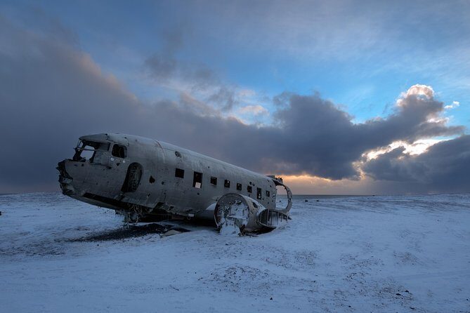 South Coast Highlights & DC-3 Plane Wreck Small-Group Tour - Pickup day: start time, how pickup works, and what to expect on the minibus