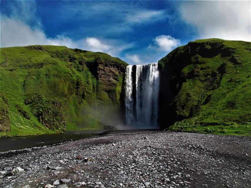 South Coast Iceland: 2-Day Blue Ice Cave & Jokulsarlon Tour - Northern lights night: what to expect and how to manage hope