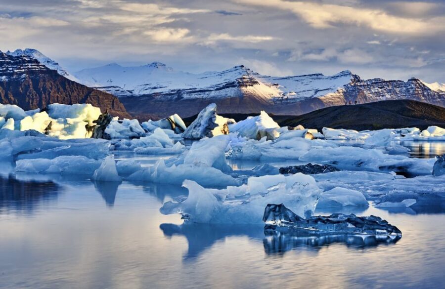 South Coast Iceland: 2-Day Blue Ice Cave & Jokulsarlon Tour - Skaftafell glacier hike: 1.5 hours on ice (and why it’s not optional)