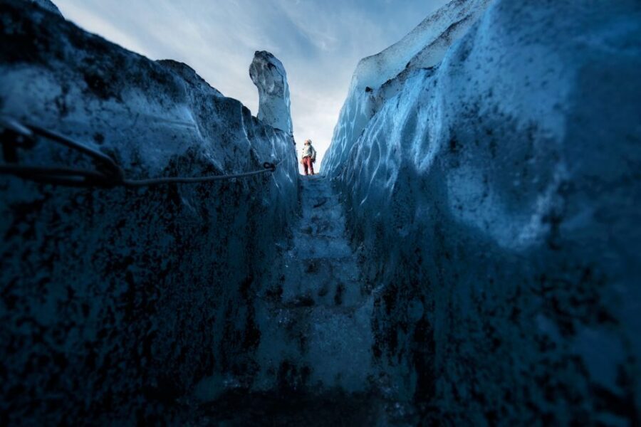 South Coast Iceland: 2-Day Blue Ice Cave & Jokulsarlon Tour - The overnight: where you sleep and how northern lights planning works