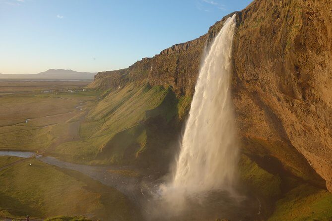 South Coast Private Day Tour - up to 9 passengers - Vík: the break that turns a drive into an enjoyable meal