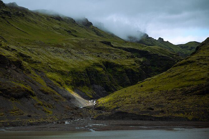 SOUTH COAST : The Discovery - Reynisfjara black sand: basalt columns and dramatic coast air