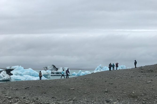 South Iceland and Glacier Lagoon: Jökulsárlón with Boat Tour - Diamond Beach and Vik: Black Sand Meets Icebergs