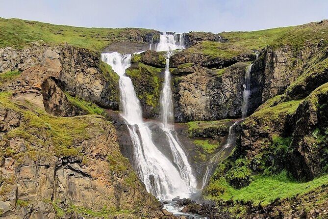 Stuðlagil Canyon and Vök Baths Day Tour - Stop 3: Vök Baths on Urriðavatn Lake—real relaxation, not just scenery