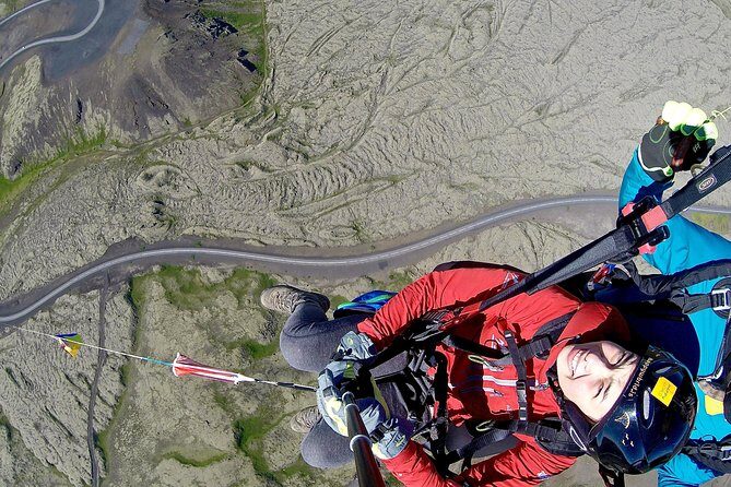 Tandem Paragliding over the Rugged Lava Fields at Blue Mountains - The pickup, 4x4 ride, and the “you’re going off-road” moment