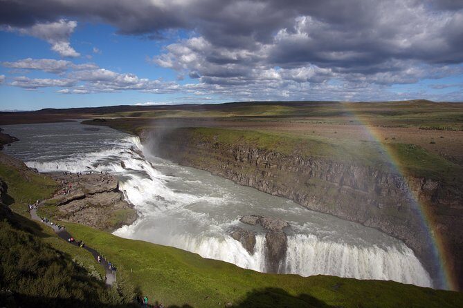 The Golden Circle & Northern Lights Guided Combo tour - Pickup and Bus Comfort: The Stuff That Shapes Your Day