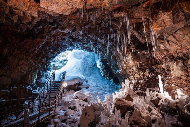 The Lava Tunnel Tour with Transfer from Reykjavik - Entering Raufarhólshellir: what you’ll see in the dark