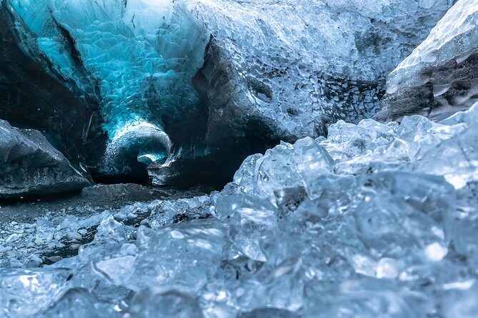Treasure Iceland - Ice Cave Discovery - Why Jökulsárlón ice cave day feels special