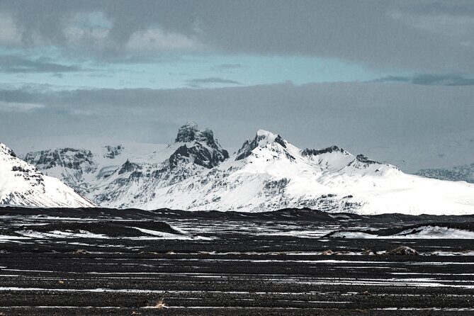 Treasure Iceland - Ice Cave Discovery - The glacier hike portion: 3 hours of movement and photos
