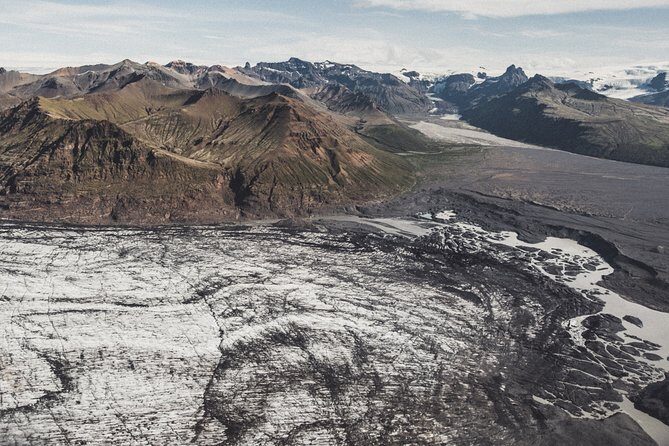 Ultimate Airplane Sightseeing Flight from Skaftafell - Lakagígar crater chain and the moss that makes it look unreal