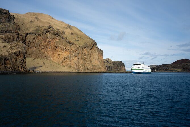 Vestmannaeyjar, Puffins & Volcanoes Small Group Day Tour - From Reykjavik to Heimaey: the ferry-and-minibus rhythm