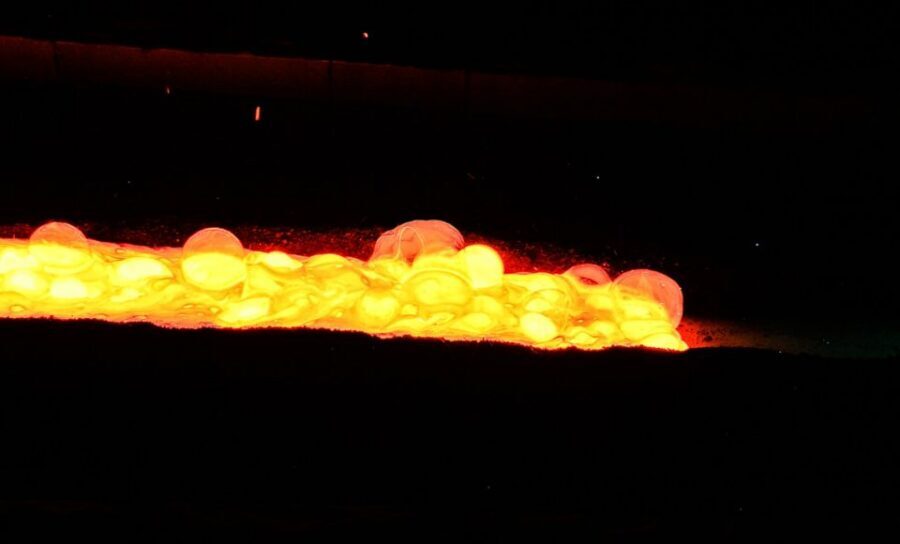 Vik: LAVA SHOW - Immersive Experience Entry Ticket - The small indoor room and seating: comfort, views, and pacing